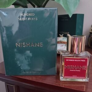 SHAN Hundred Silent Ways Extrait de Parfum - Elegant Green Design